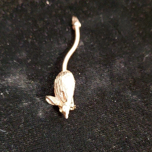 Jewelry - Gold Tone Mouse Pin Brooch